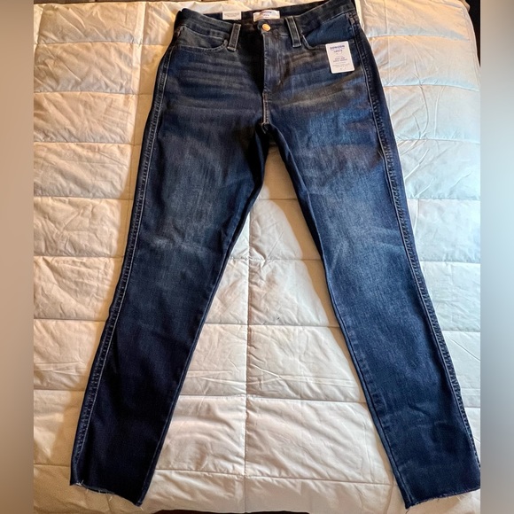NWT Levi’s dark wash high rise skinny ankle jeans. Women’s size 10 30w. - Picture 3 of 8